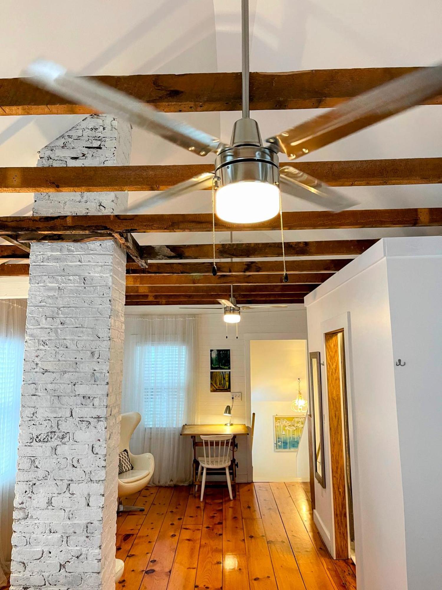 An Authentic, Rustic Luxurious Little Single Family Home In Old Town. All Yours. Марбълхед Екстериор снимка